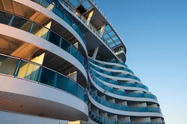 Comment choisir une croisière qui propose des cours de calligraphie japonaise au Japon?